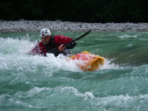kayak, actividades recreativas de aguas bravas